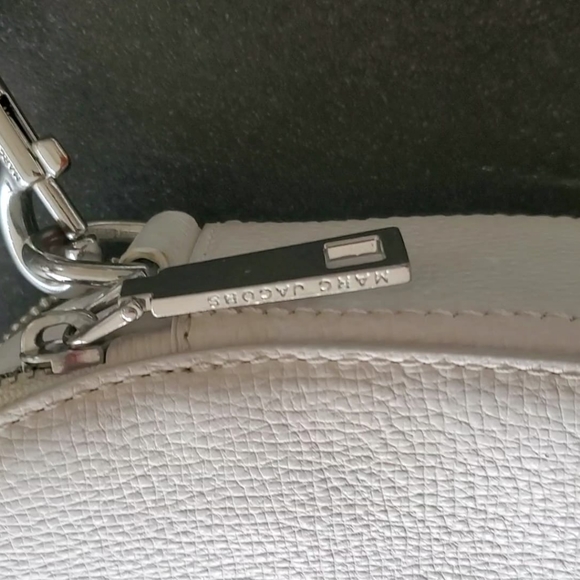 MARC JACOBS White Shutter Leather Crossbody - Picture 12 of 14